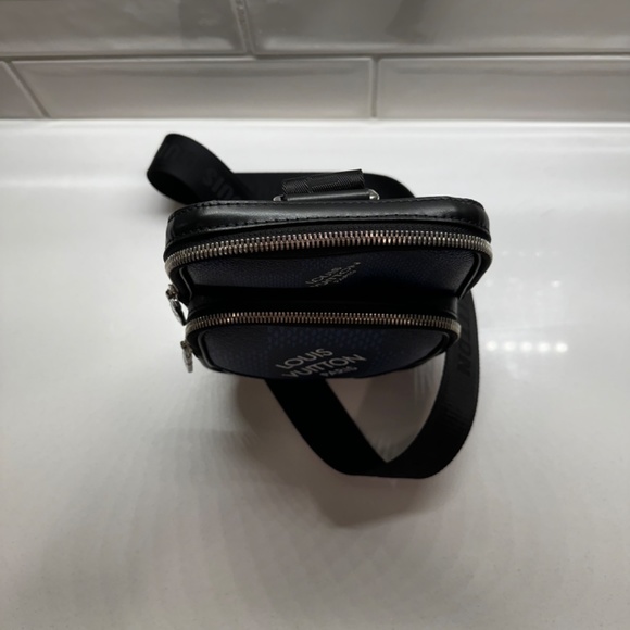 Louis Vuitton Sling Grap Bag Men - Picture 3 of 3